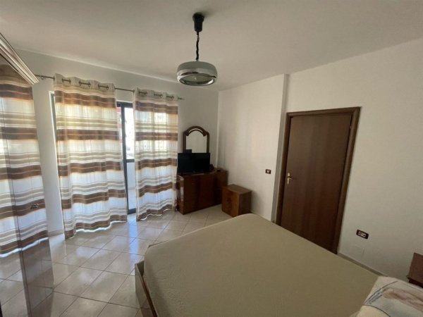 Tirane, jepet me qera apartament 2+1 Kati 5, 104 m² 550 € (astir)