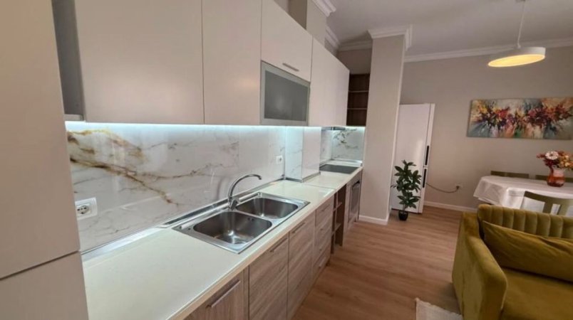 Tirane, shitet apartament 1+1 Kati 7, 84 m² 138.000 € (fresk)