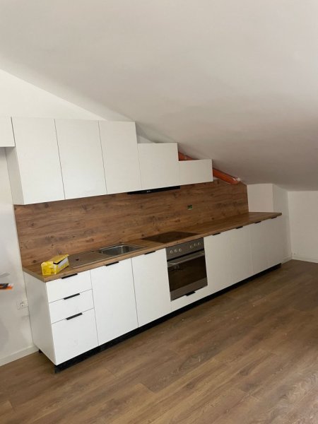 Tirane, jepet me qera apartament 2+1 Kati 7, 140 m² 450 € (fresku)