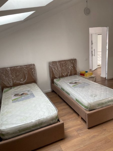 Tirane, jepet me qera apartament 2+1 Kati 7, 140 m² 450 € (fresku)