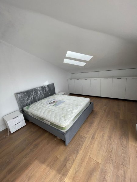 Tirane, jepet me qera apartament 2+1 Kati 7, 140 m² 450 € (fresku)