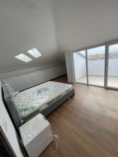 Tirane, jepet me qera apartament 2+1 Kati 7, 140 m² 450 € (fresku)