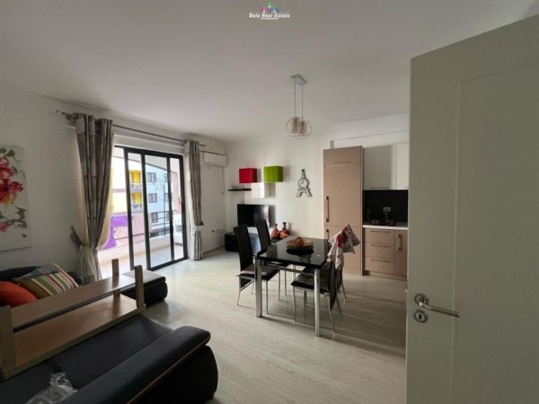 Tirane, jepet me qera apartament 2+1 Kati 4, 85 m² 450 € (yzberisht)