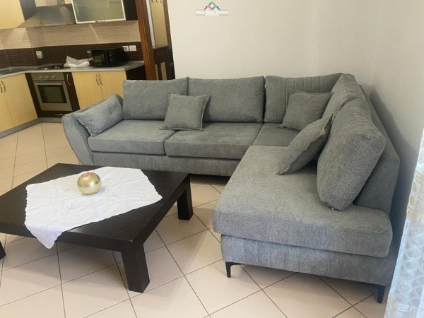 Tirane, jepet me qera apartament 1+1+Ballkon Kati 5, 58 m² 500 € (rruga e kavajes)