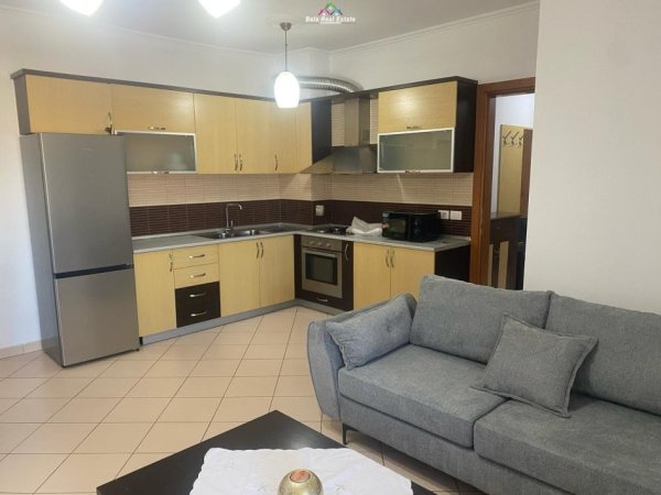 Tirane, jepet me qera apartament 1+1+Ballkon Kati 5, 58 m² 500 € (rruga e kavajes)