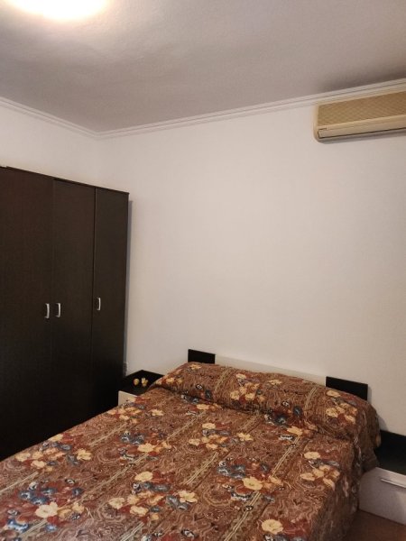Tirane, jepet me qera apartament 3+1+Aneks+Ballkon , 245 m² 1.200 € (Rr.Pjeter Bogdani)
