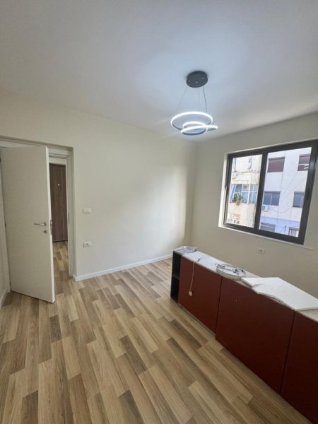 Tirane, shitet apartament 2+1 Kati 3, 76 m² 154.000 € (MINE PEYA TEK PROKURORIA)