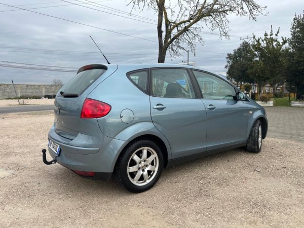 Tirane, shes makine Seat Altea Nafte, blu e hapur automatik Kondicioner 150.000 km 4.600 €