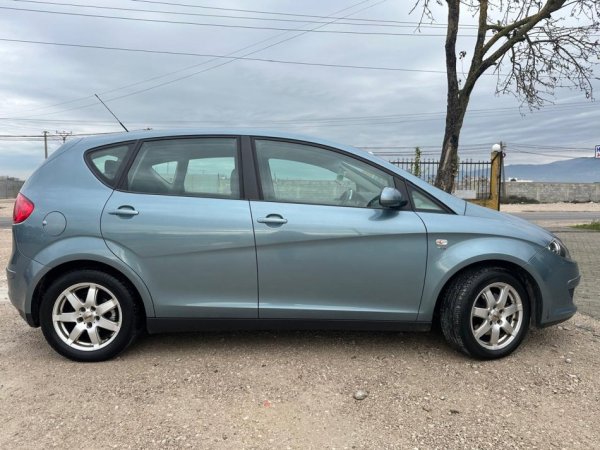 Tirane, shes makine Seat Altea Nafte, blu e hapur automatik Kondicioner 150.000 km 4.600 €