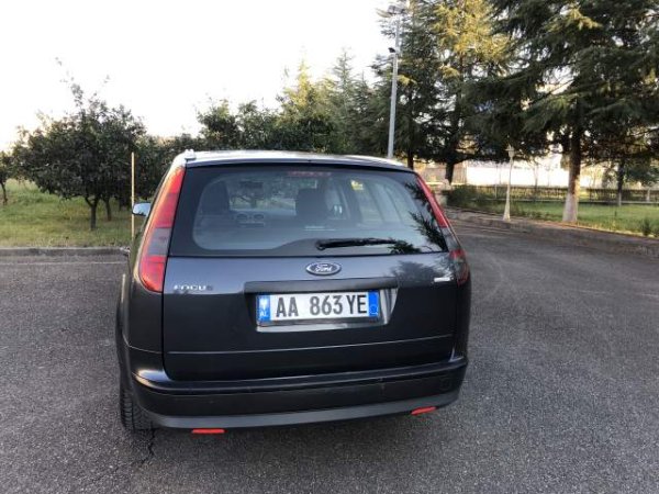 Tirane, shes makine Ford focus Viti 2006, 3.000 Euro