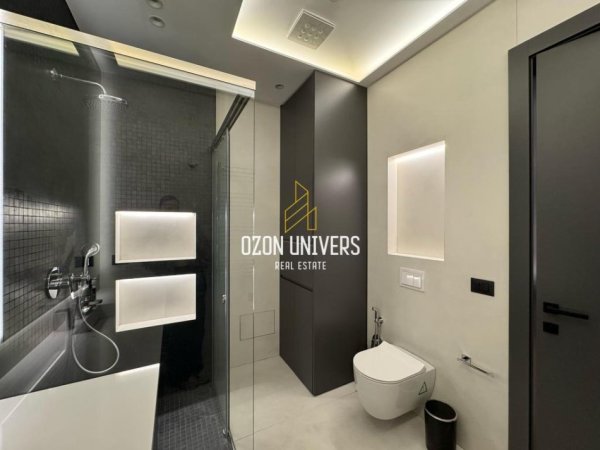 Tirane, jepet me qera apartament 1+1+Ballkon Kati 3, 74 m² 900€ (Kompleksi Delijorgji, Rruga e Kavajës)