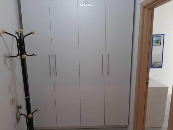 Tirane, jepet me qera apartament 1+1+Ballkon Kati 6, 60 m² 650 € (komuna e parisit)