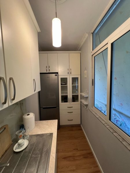 Tirane, jepet me qera 1+1+Ballkon Kati 4, 69 m² 580 € (Rruga Fortuzi)