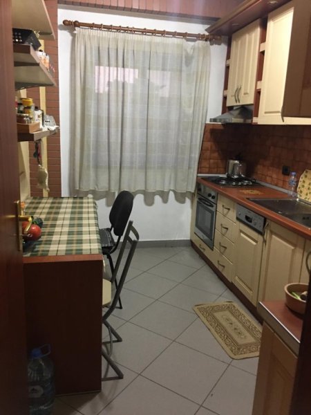 NGA PRONARI JEPET : apartament 1+1+Aneks+Ballkon Kati 3, 100 m² 500 € (Rruga Mine Peza)