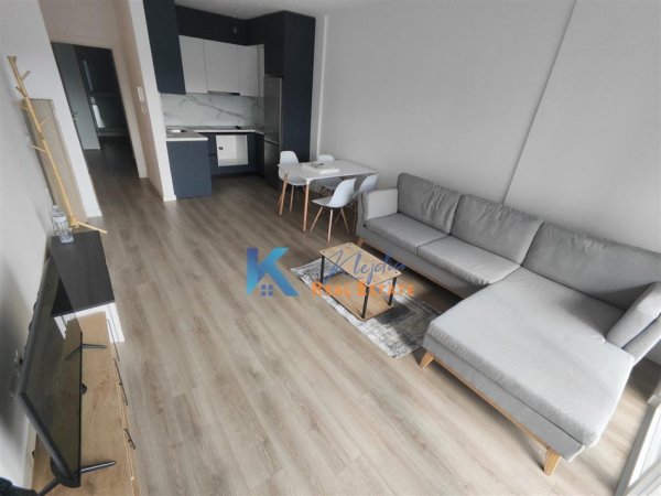 Tirane, jap me qera apartament 2+1+Ballkon Kati 3, 105 m² (Don Bosko, Rezidenca Drini A)