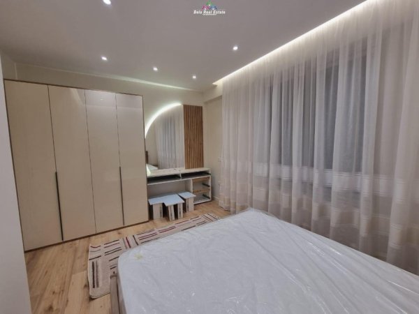Tirane, jepet me qera apartament 1+1+Ballkon Kati 7, 65 m² 650 € (komuna e parisit)