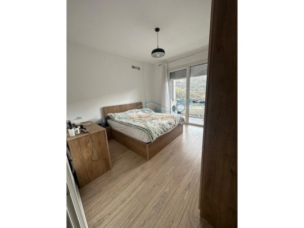 Tirane, shitet apartament 1+1+Ballkon Kati 4, 143.000 €, (Kopshti Zoologjik)