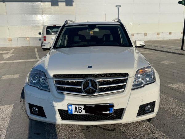 Tirane, shes makine mercedes benz GLK 220 Nafte, e bardhë automatik Kondicioner 213.000 km 11.000 €
