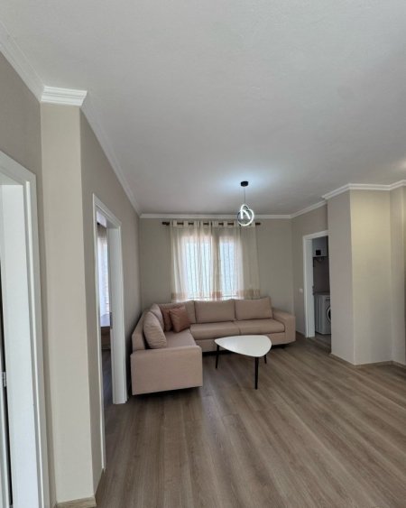 Tirane, jepet me qera apartament 2+1 Kati 5, 80 m² 500 € (SELITE)