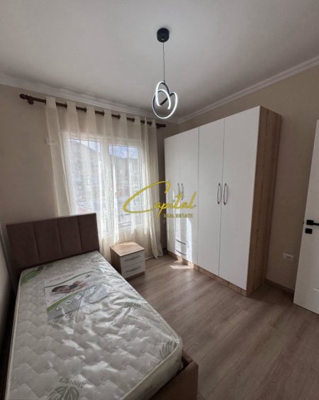 Tirane, jepet me qera apartament 2+1 Kati 5, 80 m² 500 € (SELITE)
