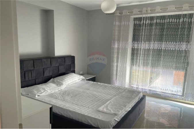 Tirane, jepet me qera apartament 1+1+Ballkon Kati 2, 76 m² 600 € (Rruga e Kavajes)