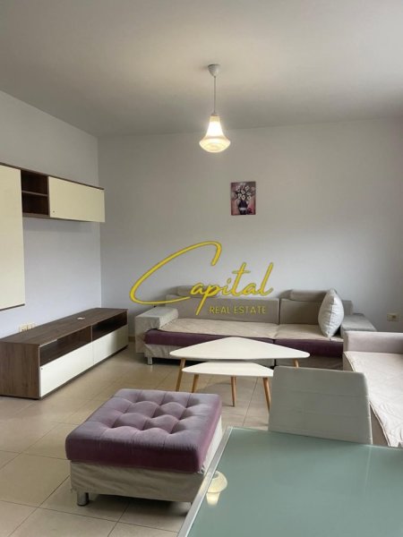 Tirane, jepet me qera apartament 2+1 Kati 7, 100 m² 500 € (5 MAJI)