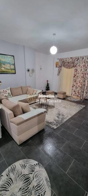 Tirane, jepet me qera apartament 1+1+Ballkon Kati 3, 75 m² 350 € (Fresku)