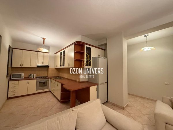 Tirane, jepet me qera apartament 2+1 Kati 6, 120 m² 800 € (Ish Parku)