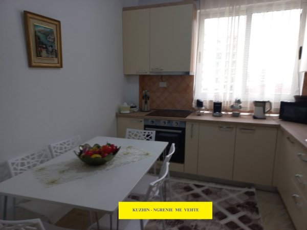 Tirane,Me Qera,për herë të parë, Apartament bollshëm, cilësor,mobilje e paisje të reja,tip 3+1,me 2-ballkon,kat 5,pallat 7-kate,sip.140m²,Qera 600€/muaj, në rr.Bardhyl, brenda unazës,50m rr.Dibrës/ kryqëzim Farmaci nr.10 / QSUT, ngjitur Njësin Administrative nr.4, në unazë, 5min këmb qendra Tiranës.