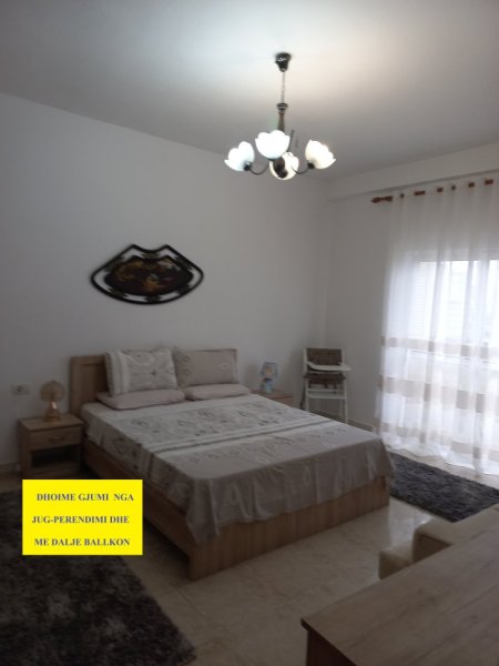 Tirane,Me Qera,për herë të parë, Apartament bollshëm, cilësor,mobilje e paisje të reja,tip 3+1,me 2-ballkon,kat 5,pallat 7-kate,sip.140m²,Qera 600€/muaj, në rr.Bardhyl, brenda unazës,50m rr.Dibrës/ kryqëzim Farmaci nr.10 / QSUT, ngjitur Njësin Administrative nr.4, në unazë, 5min këmb qendra Tiranës.