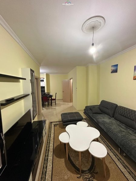 Tirane, jepet me qera apartament 2+1 Kati 2, 94 m² 450 € (yzberisht)