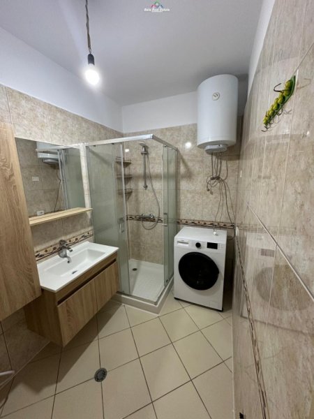 Tirane, jepet me qera apartament 2+1 Kati 2, 94 m² 450 € (yzberisht)