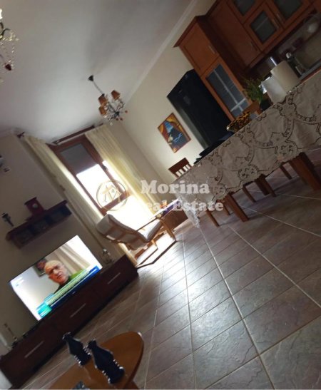 Tirane, jepet me qera apartament 1+1+Ballkon Kati 8, 85 m² 650 € (21 Dhjetori)