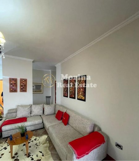 Tirane, jepet me qera apartament 1+1+Ballkon Kati 8, 85 m² 650 € (21 Dhjetori)