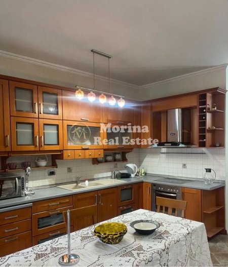 Tirane, jepet me qera apartament 1+1+Ballkon Kati 8, 85 m² 650 € (21 Dhjetori)