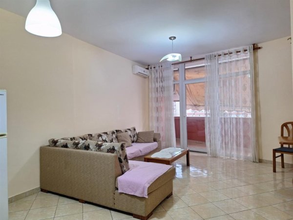 Tirane, jepet me qera apartament 1+1+Ballkon Kati 5, 67 m² 450 € (DON BOSKO)