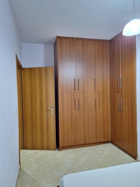 Tirane, jepet me qera apartament 1+1+Ballkon Kati 5, 67 m² 450 € (DON BOSKO)