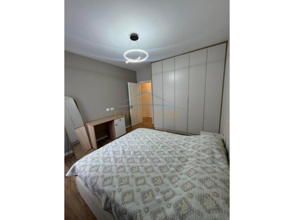 Tirane, jepet me qera apartament 2+1 Kati 3, 90 m² 800 € (Rruga e Kavajes)