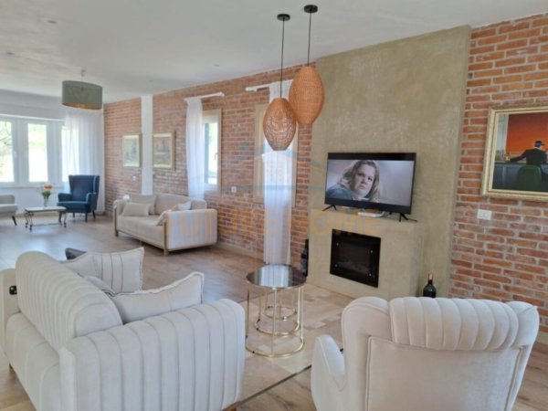 Tirane, jepet me qera Vile 3+1 Kati 0, 300 m² 3.000 € (Mullet)