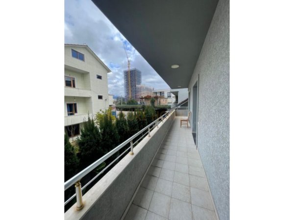 Tirane, jepet me qera Vile 3 Katshe , 250 m² 1.350 € (Jordan Misja)