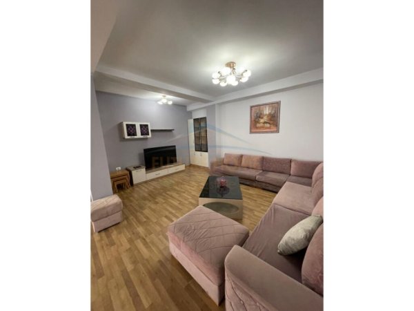 Tirane, jepet me qera Vile 3 Katshe , 250 m² 1.350 € (Jordan Misja)