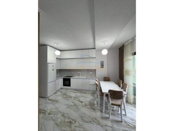 Tirane, shitet 2+1 , 102 m² 205.000 € (FUSHA AVIACIONIT)