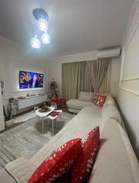 Tirane, shes 3+1 Kati 1, 127 m² 250.000 € (5 maji)