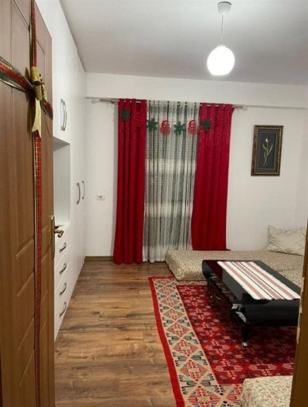 Tirane, shes 3+1 Kati 1, 127 m² 250.000 € (5 maji)