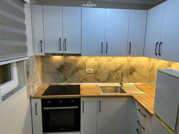 Tirane, jepet me qera apartament 1+1+Ballkon Kati 5, 60 m² 600 € (shkolla e baletit)