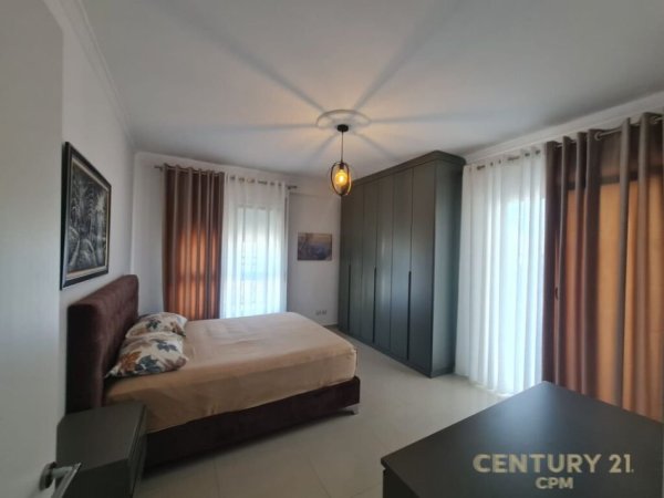 Tirane, jap me qera apartament 2+1+2+POST PARKIMI , 127 m² 700 € (Kopshti Botanik)
