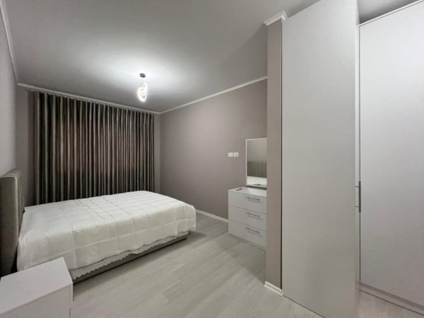 Tirane, jepet me qera apartament 2+1+Ballkon Kati 5, 103 m² 750 € (River Residence)