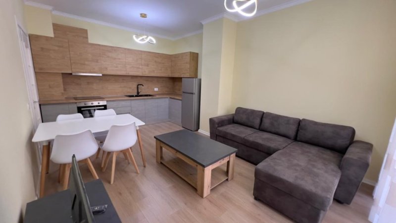 Tirane, jepet me qera apartament 2+1 Kati 9, 100 m² 550 € (Grand Gallery)