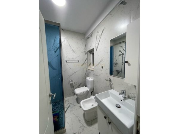 Tirane, jepet me qera apartament 1+1 Kati 6, 74 m² 500 € (Vilat Gjermane Tirane)