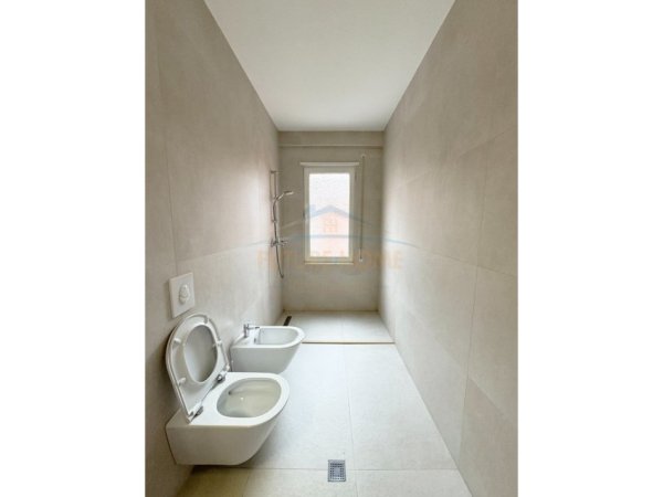 Shitet, Apartament 1+1+Post Parkimi, Sima-Com, Unaza e Re, Tiranë